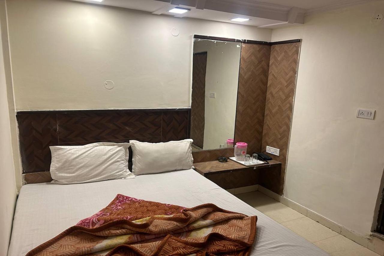 Shree Near Railway Station, Paharganj 2* New Delhi